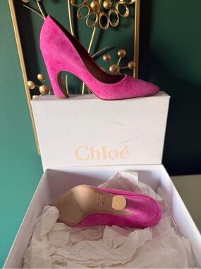 Chloe Pink Suede Pointed-Toe Pumps